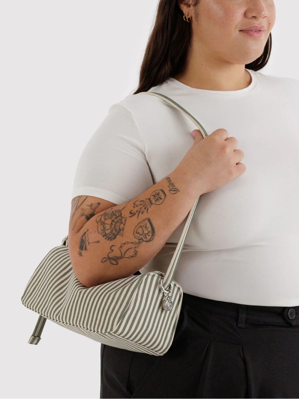 BAGGU Nylon Loaf Bag in Sage Stripe - Picture 2 of 6